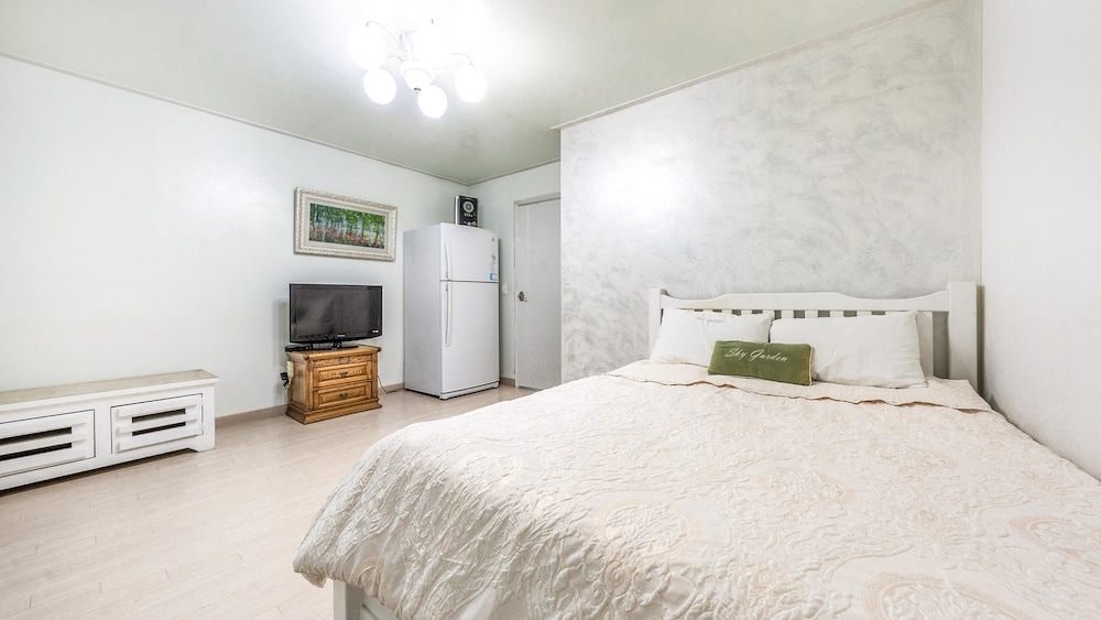 Basic Room, 1 Bedroom (sunset) - Photo 5