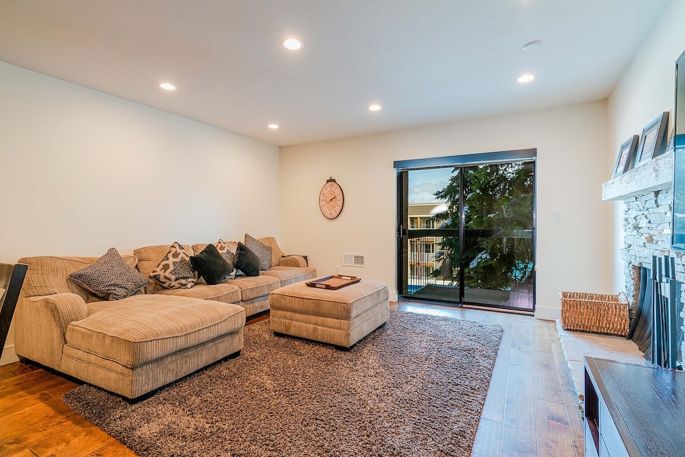 2 Bedroom Condominium - Photo 15