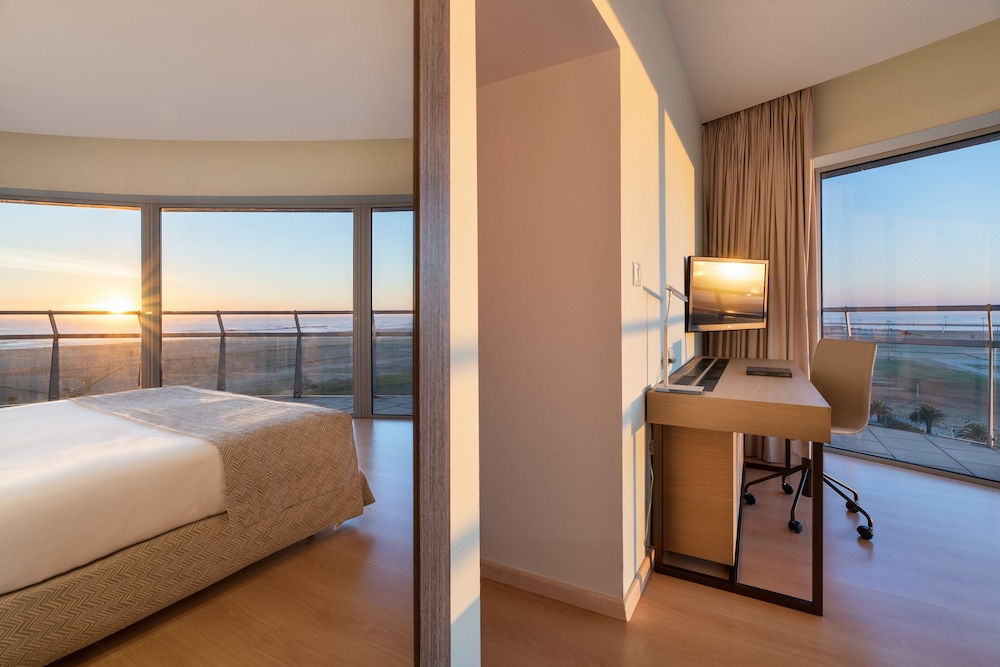 Deluxe Suite, Balcony, Sea View (One Person)