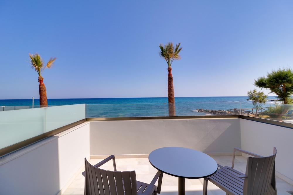 Quadruple Room, Sea View photo 3