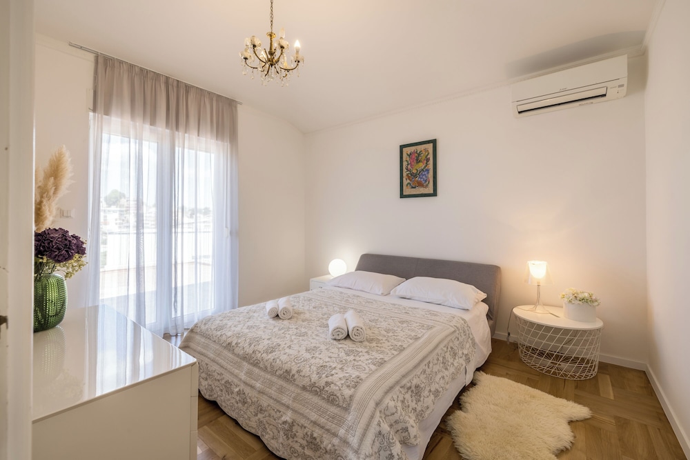 Deluxe Villa photo 2