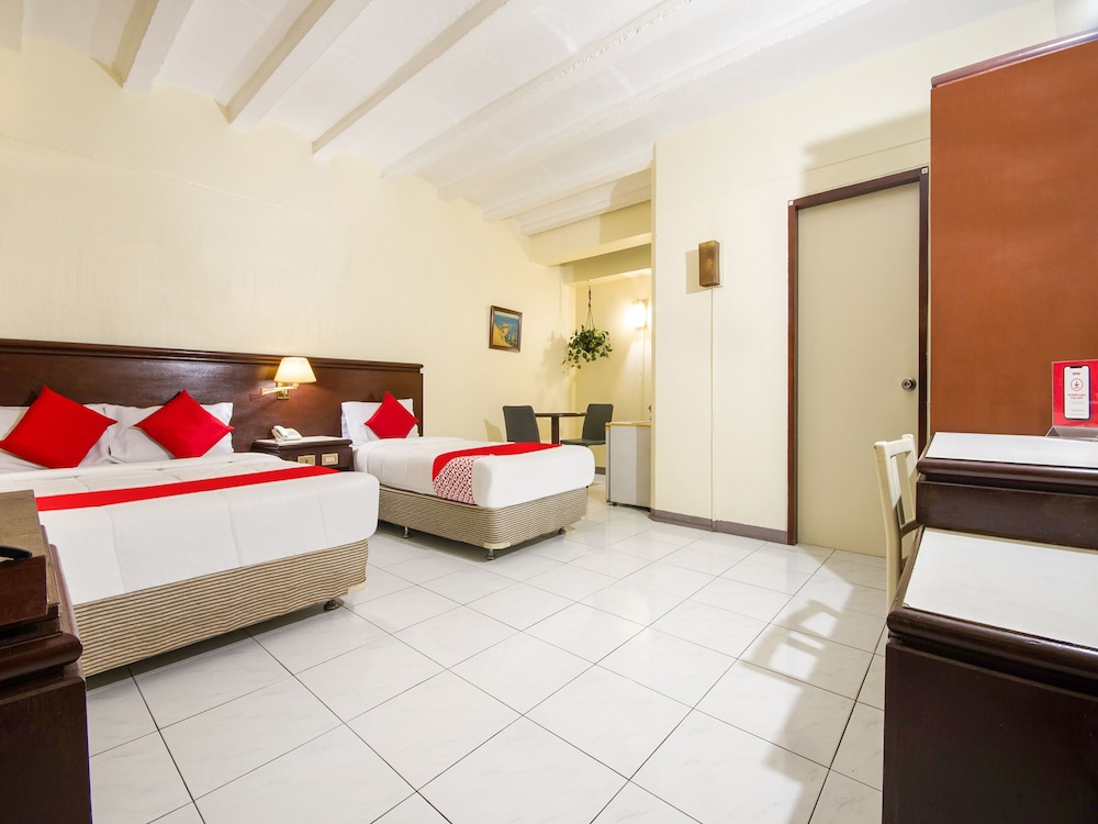 Deluxe Family Suite photo 2