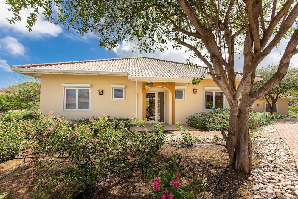 Luxury Villa, 2 Bedrooms, Garden View photo 2