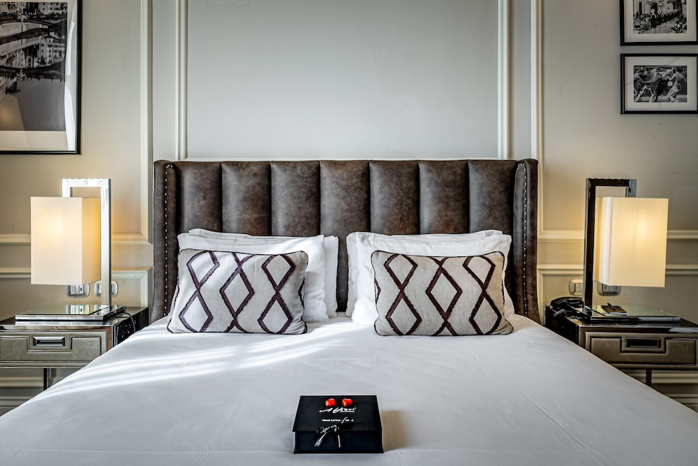 Deluxe Junior Suite (River View)
