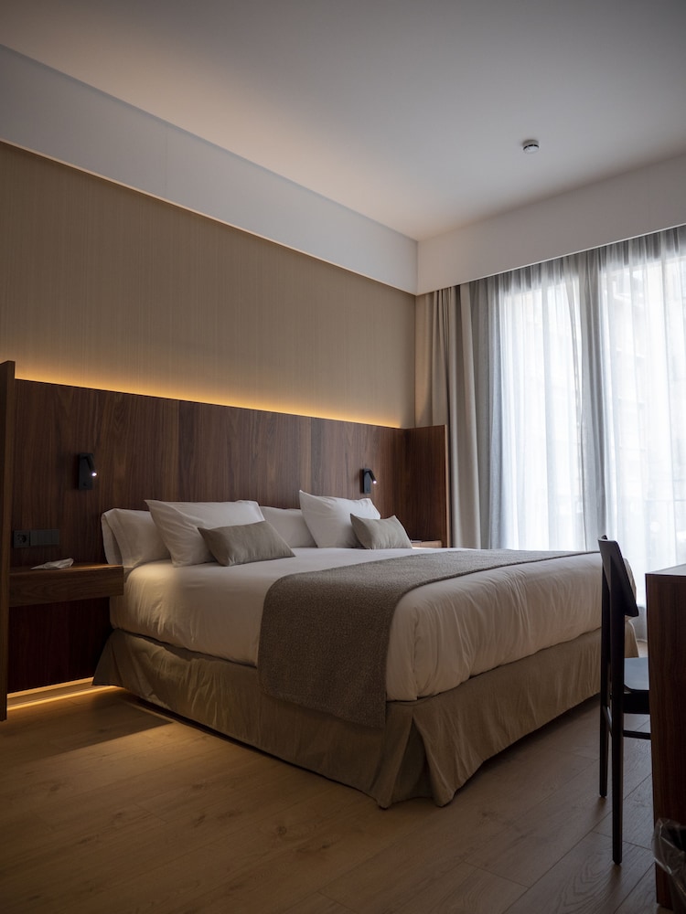 Premium Double Room - Photo 3