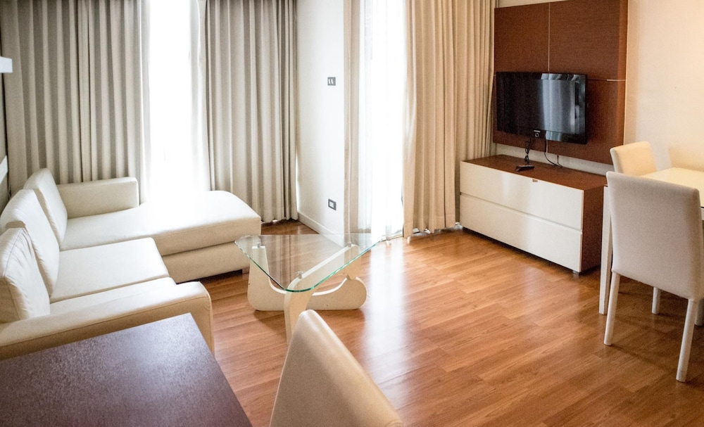 Executive Suite, 1 Bedroom, City View photo 3