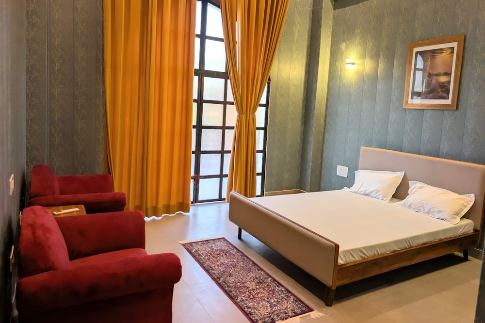 Superior Double Room, Balcony, Garden View