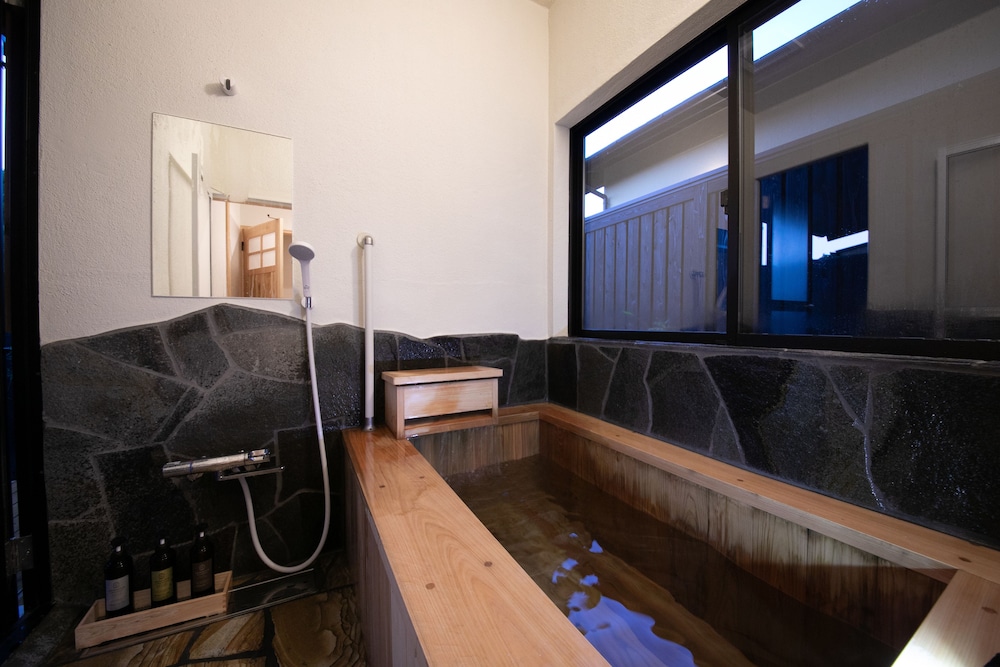 Japanese Style Superior Room, Private Bathroom and Open-air Bath - Photo 10