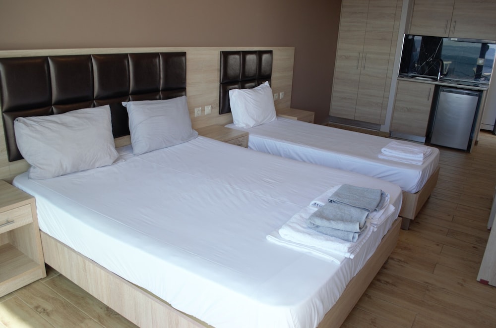 Superior Studio (3 adults)