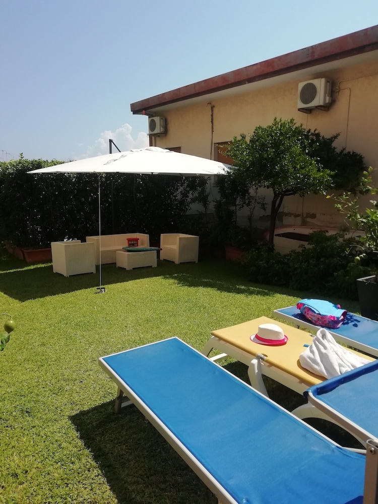 Villa Individuelle à 20m de la Mer pour Séjour et/ou Soins Thermaux Près de Taormina, Photo 32