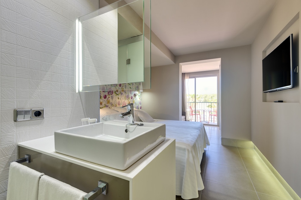 Superior Room, Terrace (Family | 3A2C) photo 2