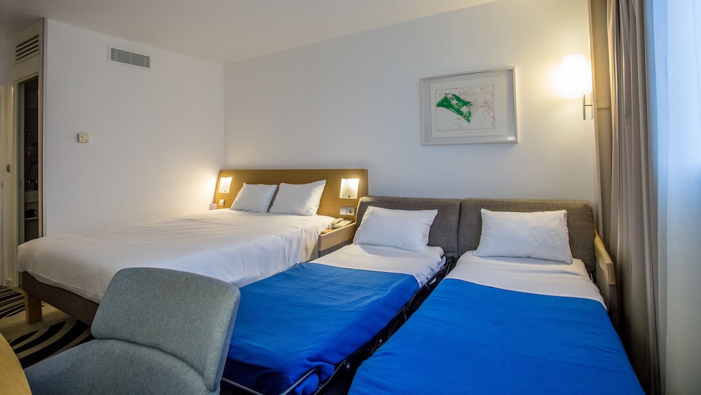 Superior Room, Multiple Beds - Photo 5
