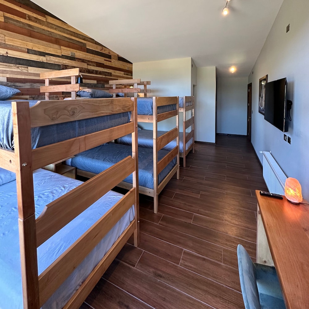 Family Suite, Multiple Beds, Balcony, Mountain View photo 2