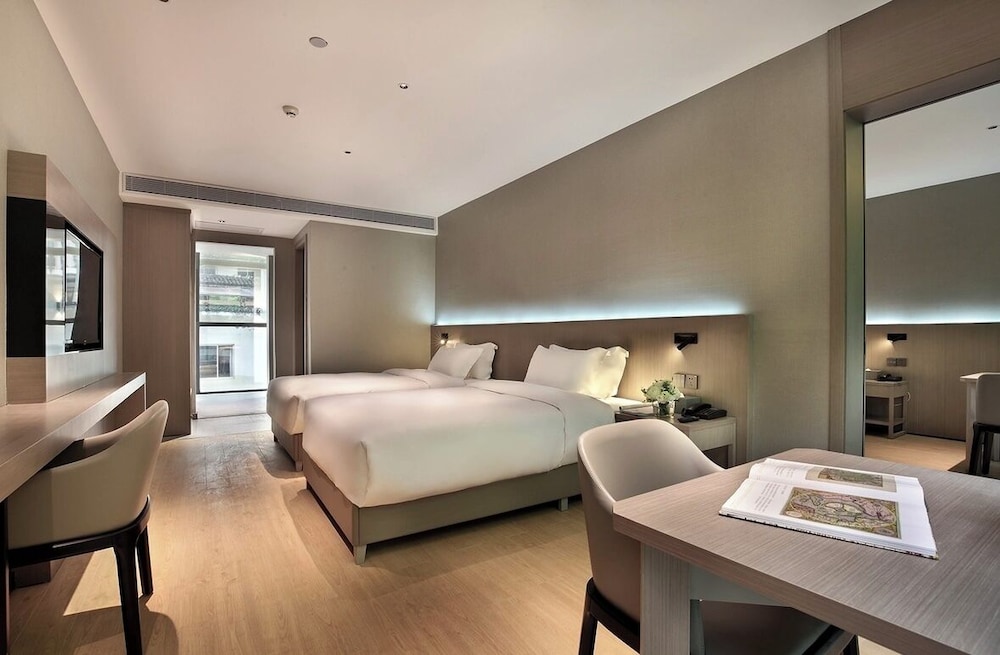 Luxury Suite, Balcony, Hill View photo 1