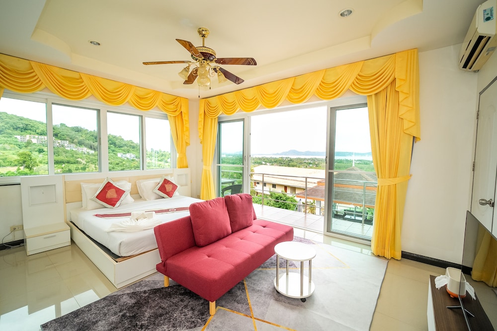 Seaview Deluxe with Jacuzzi photo 1
