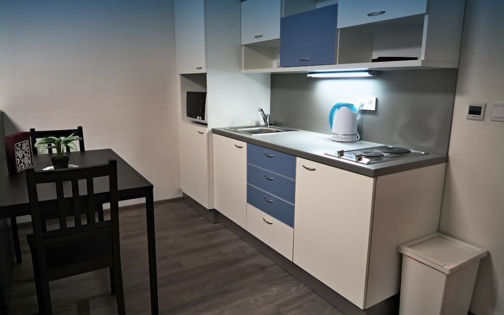 Deluxe Studio Suite