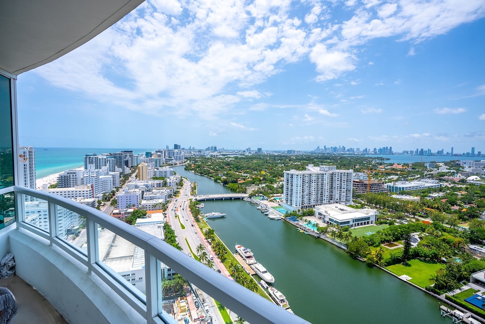 Royal Suite, 1 Bedroom, Kitchen, Bay View