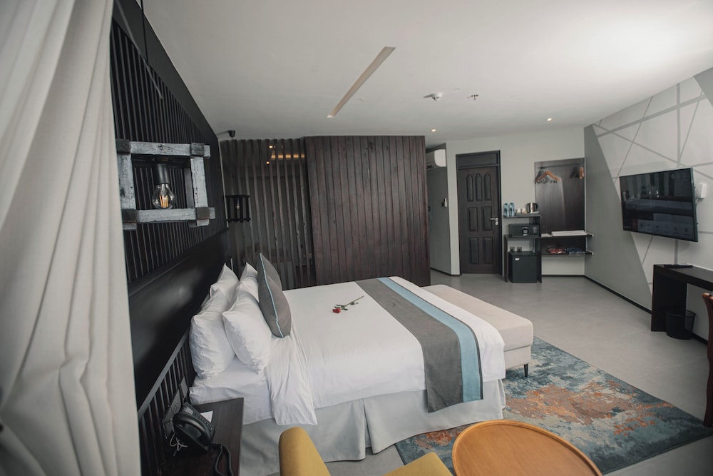 Executive Room, Ocean View thumbnail 6