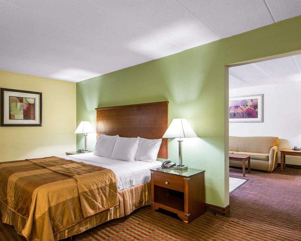 Suite, Multiple Beds, Accessible, Non Smoking (Efficiency) photo 2