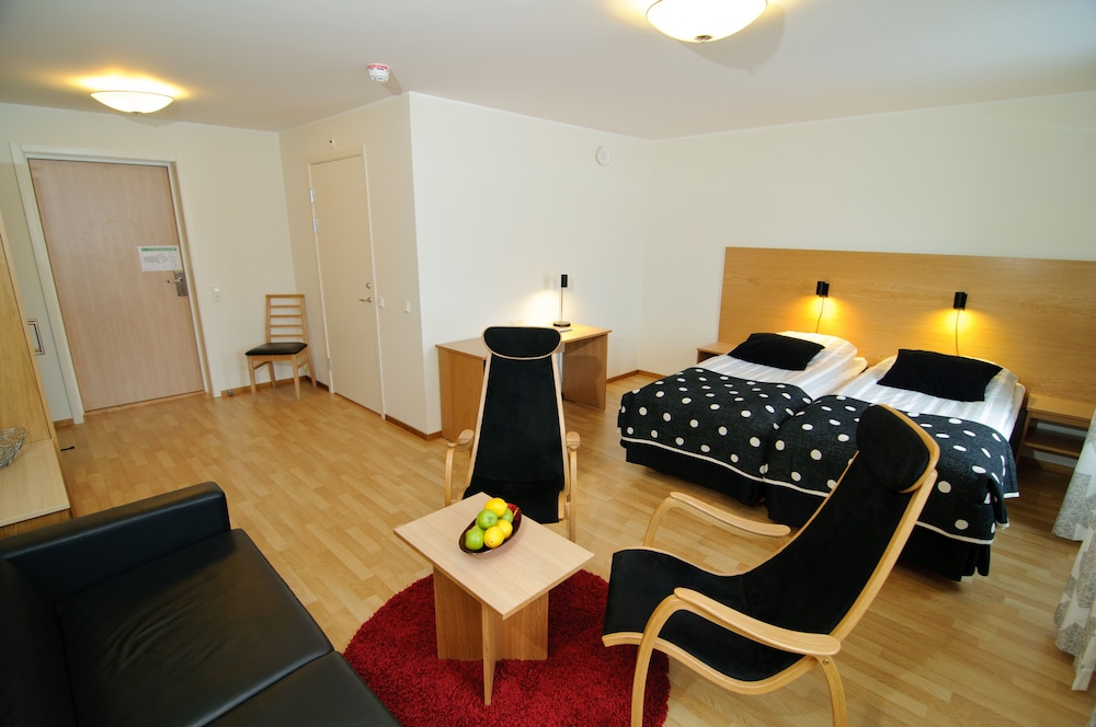 Family Room photo 2