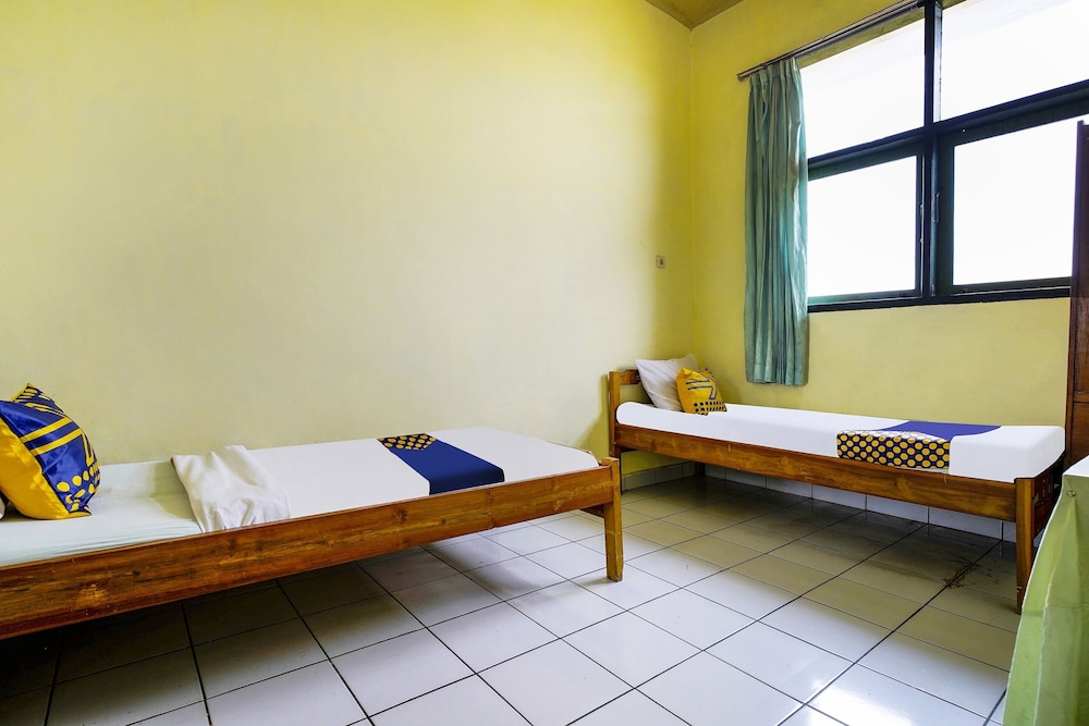 Economy Double Room photo 1