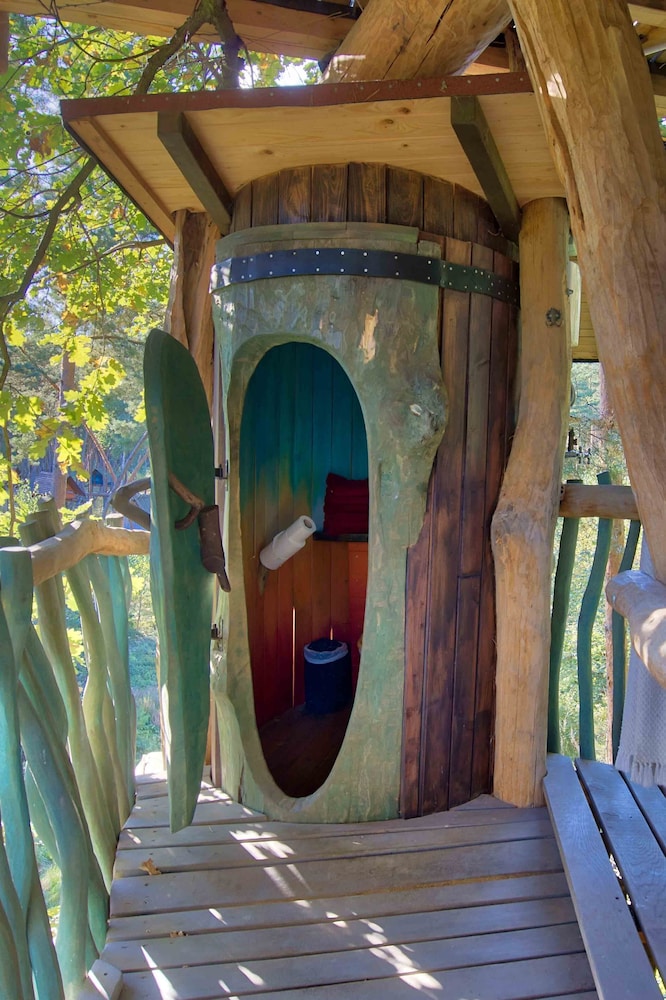 Deluxe Tree House photo 2
