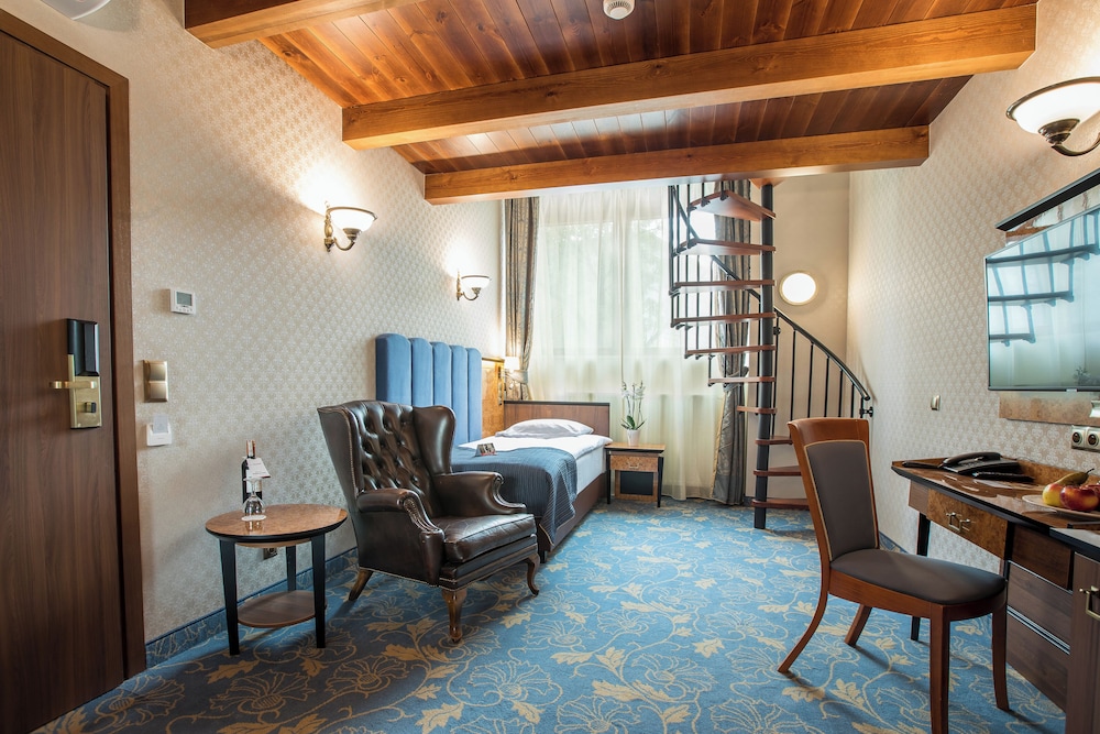 Executive Double Room - Photo 13