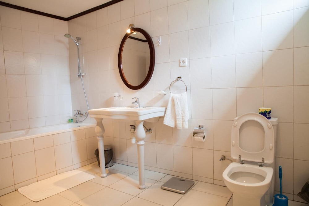 Deluxe Twin Room, 1 Bedroom, Hill View, Garden Area photo 2