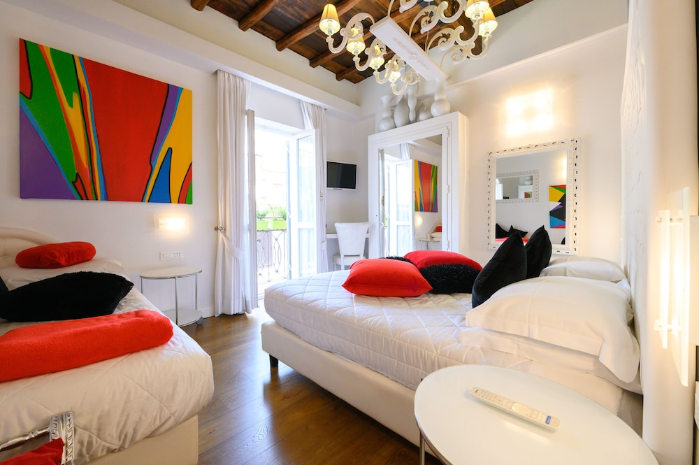 Superior Triple Room, Balcony, City View photo 1
