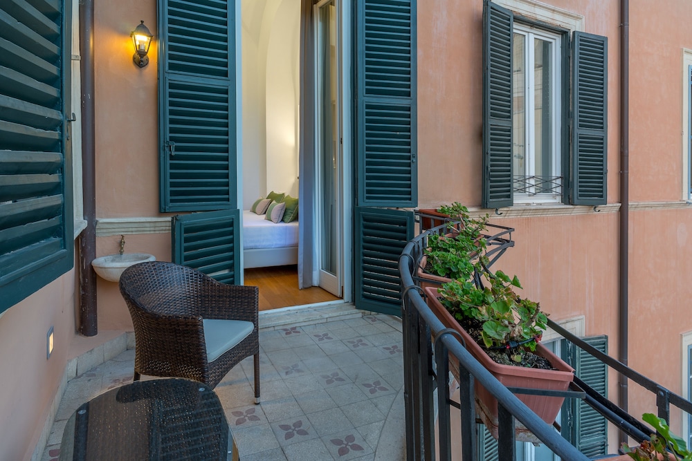 Deluxe Double Room, Balcony, City View photo 2