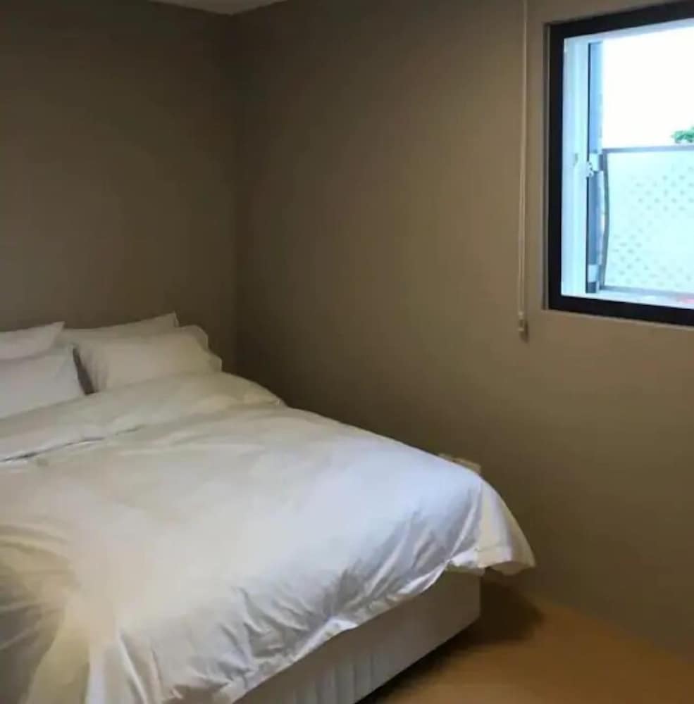 Room (16py, 2f) photo 2
