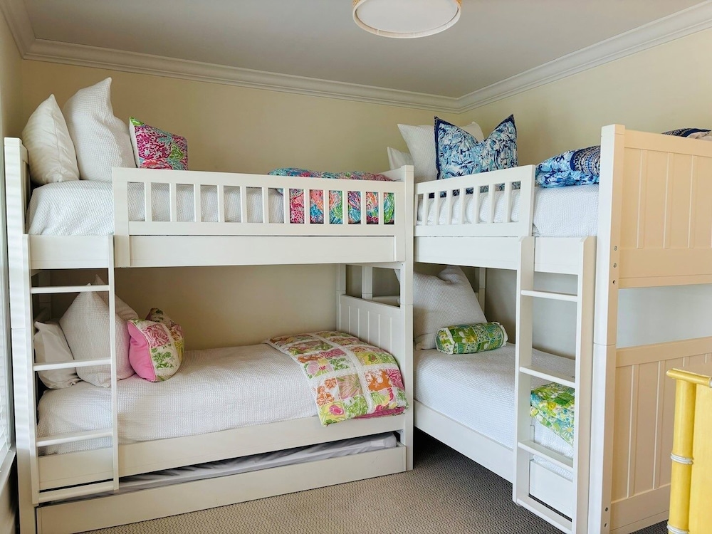 House, 5 Bedrooms photo 1
