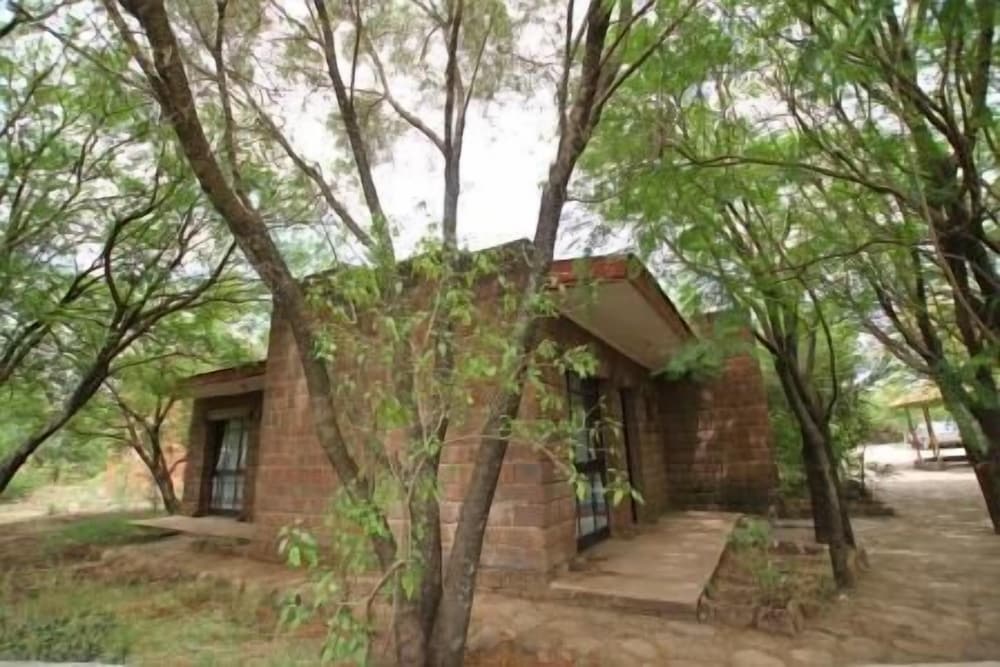 Basic Bungalow, Garden View photo 1