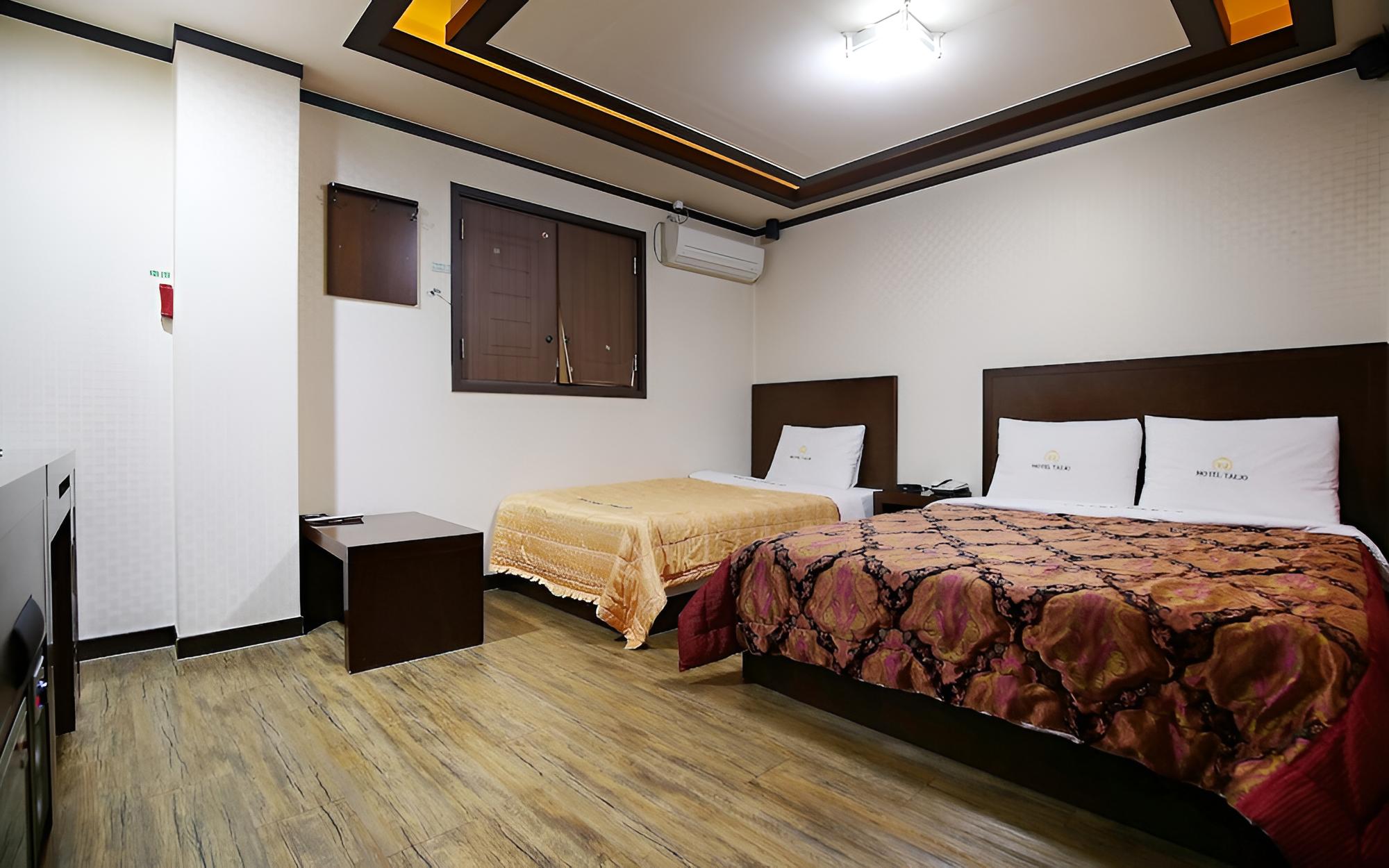 Room (Twin) - Photo 4