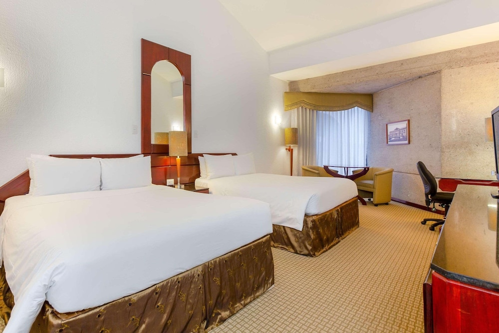 Room, 2 Double Beds, Non Smoking - Photo 3