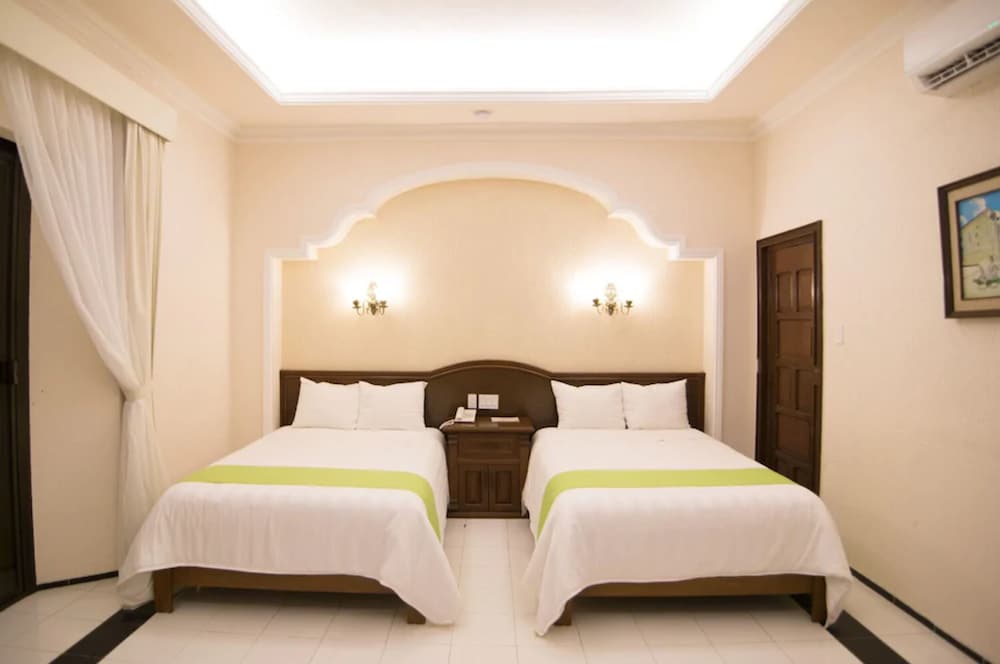 Classic Suite, 1 Bedroom, Balcony, Park View - Photo 1