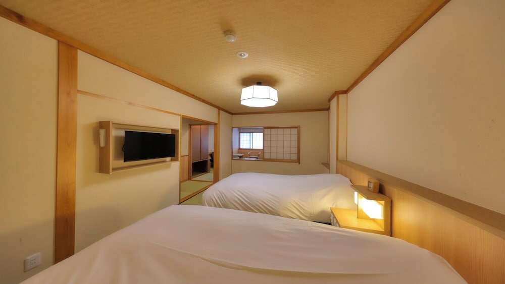 Renewal Japanese-Western Style Room with Hot Spring Bath 45sqm, Non-smoking - Photo 4