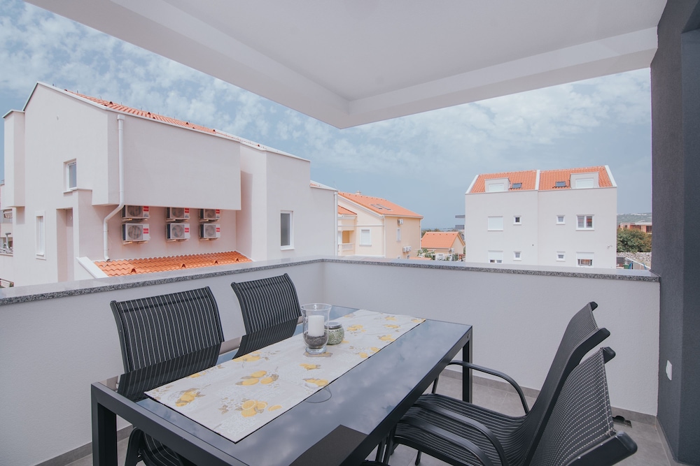 Deluxe Apartment, 2 Bedrooms, Terrace photo 1