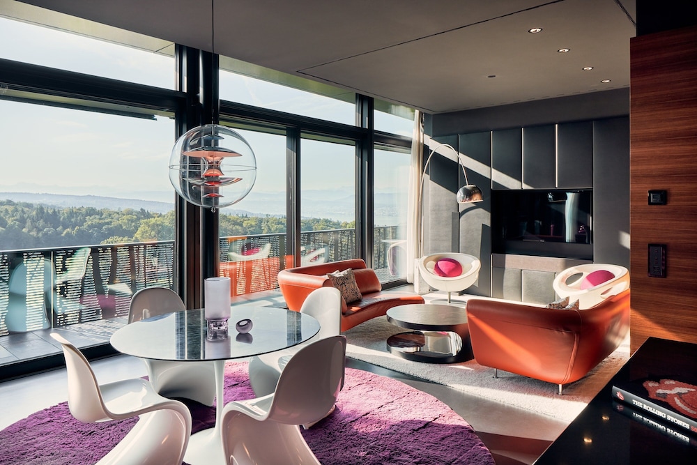 Suite 100, elegant, inspired by Rolling Stones, Butler, Spa Access (12 years+) - Photo 1
