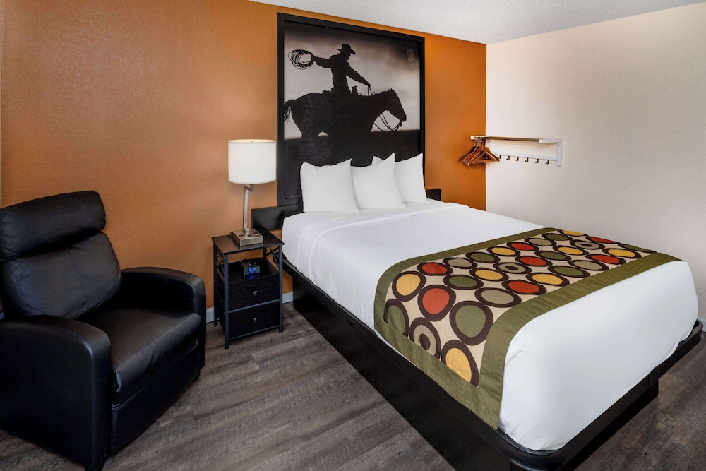 Standard Room, 1 Queen Bed, Accessible, Non Smoking (Mobility) - Photo 3
