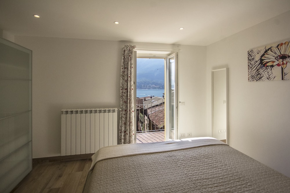 Panoramic Apartment, 2 Bedrooms, Balcony, Lake View photo 3