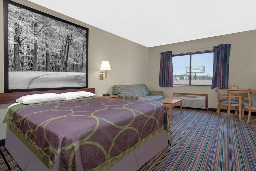 Studio Suite, 1 Queen Bed, Non Smoking - Photo 1