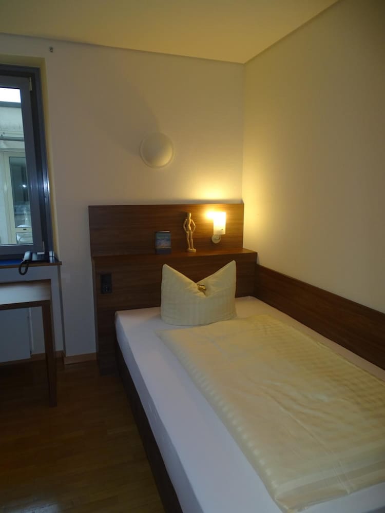 Single Room - Photo 4