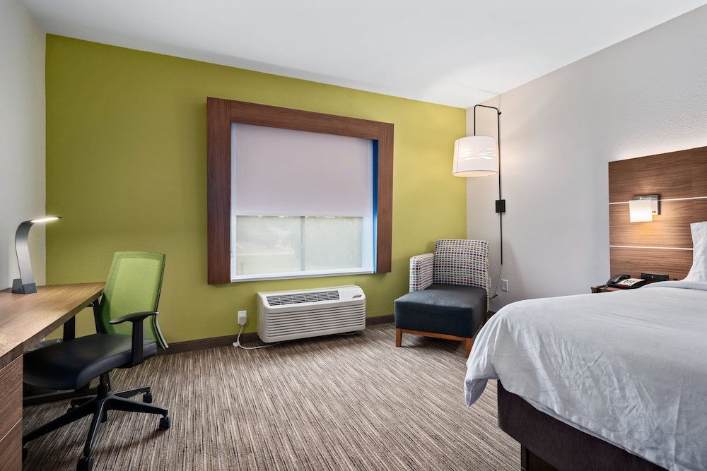 Standard Room, 1 King Bed, Accessible (Communications, Accessible Tub) - Photo 2
