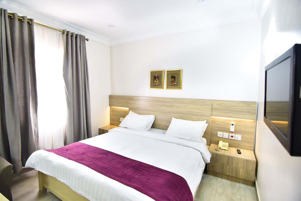 Royal Room photo 2
