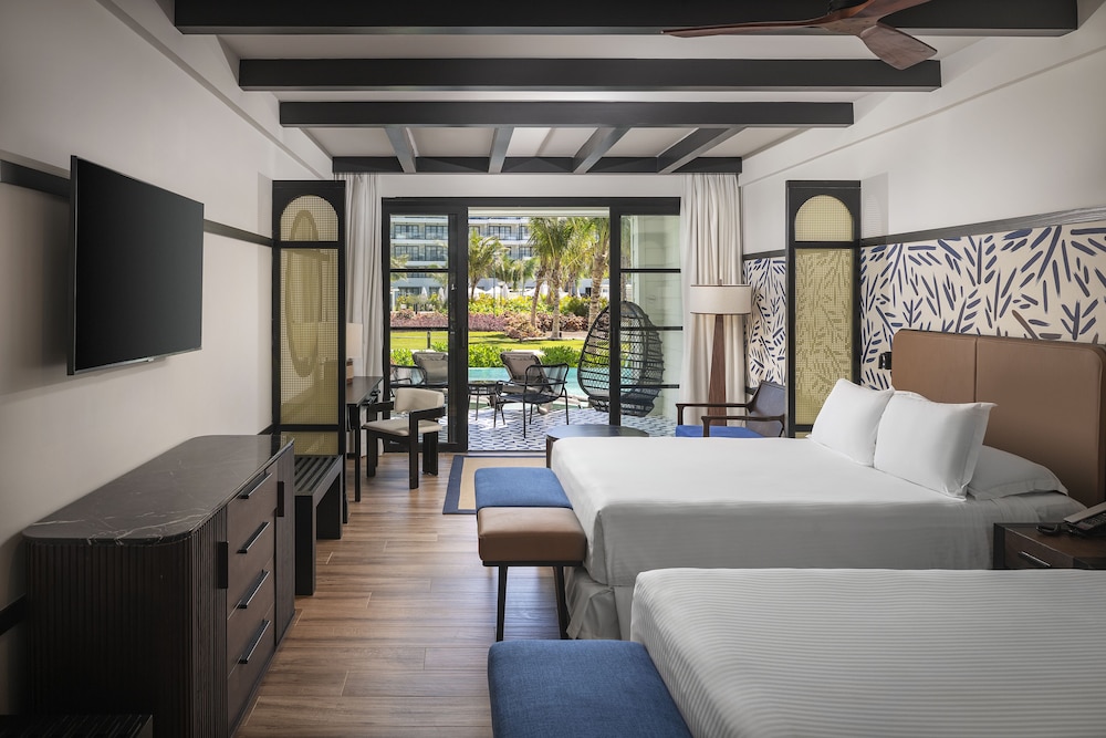 Privilege Swim Up Junior Suite - Photo 1