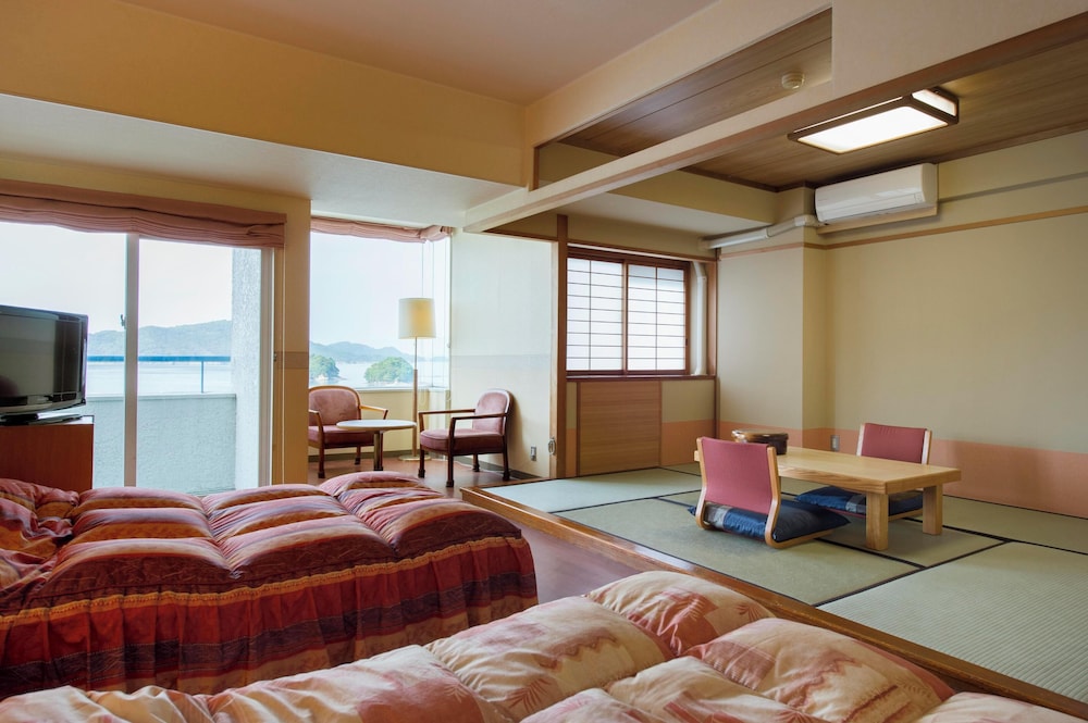 Ocean View Standard Japanese-Western-Style Room(Non-smoking) photo 3