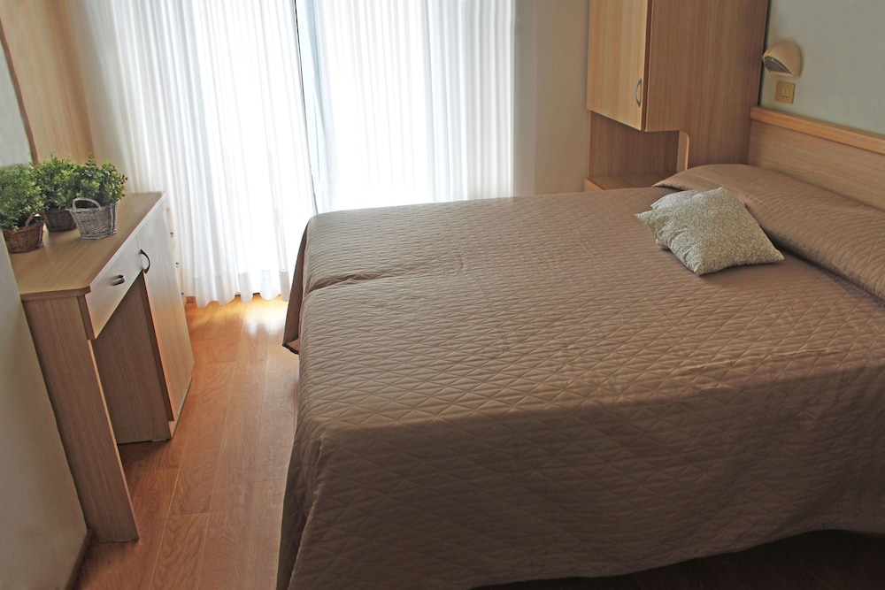 Double or Twin Room, Balcony, Sea View photo 1