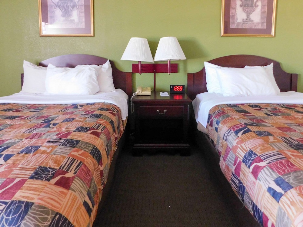 Suite, Multiple Beds, Non Smoking (Upgrade) photo 3