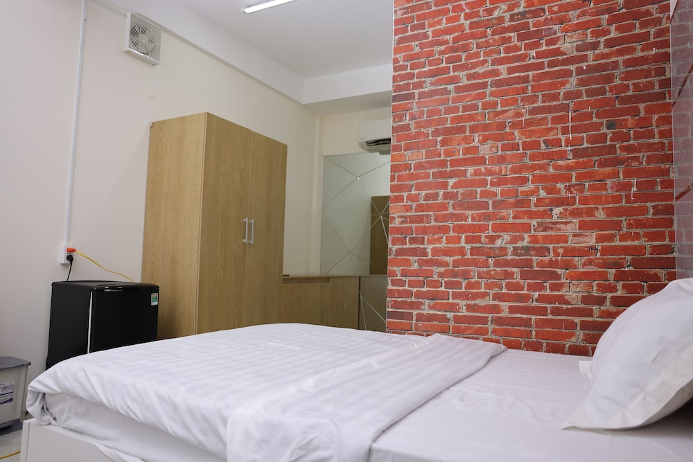 Superior Triple Room, No Windows photo 2